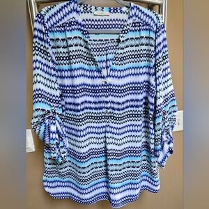 Women's 1X blue & white flowy blouse